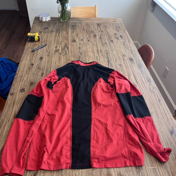 The North Face - Red 1/4 ZipUp Sweater - Picture 4 of 4